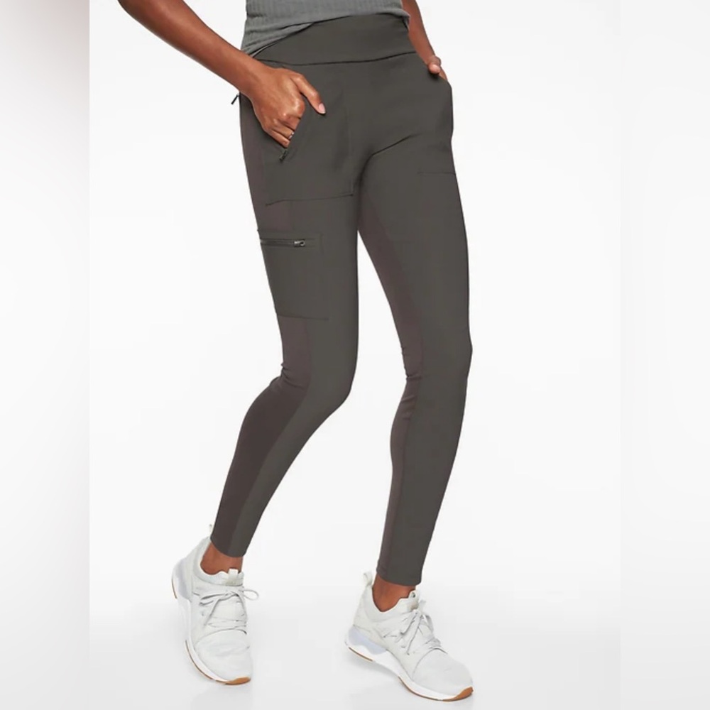 Athleta Women’s Headlands Hybrid Cargo Tight Leggings Water Repellent UPF